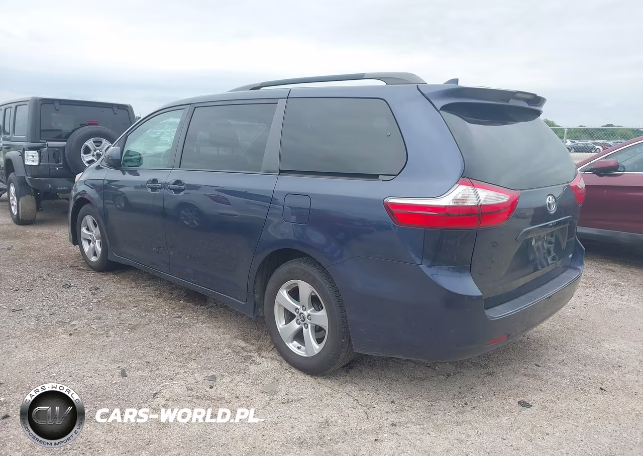2019 Toyota Sienna Le 8 Passenger VIN:5TDKZ3DC2KS998656 - 3