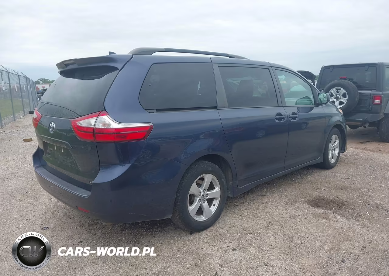 2019 Toyota Sienna Le 8 Passenger VIN:5TDKZ3DC2KS998656 - 4