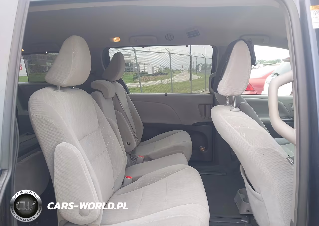 2019 Toyota Sienna Le 8 Passenger VIN:5TDKZ3DC2KS998656 - 8
