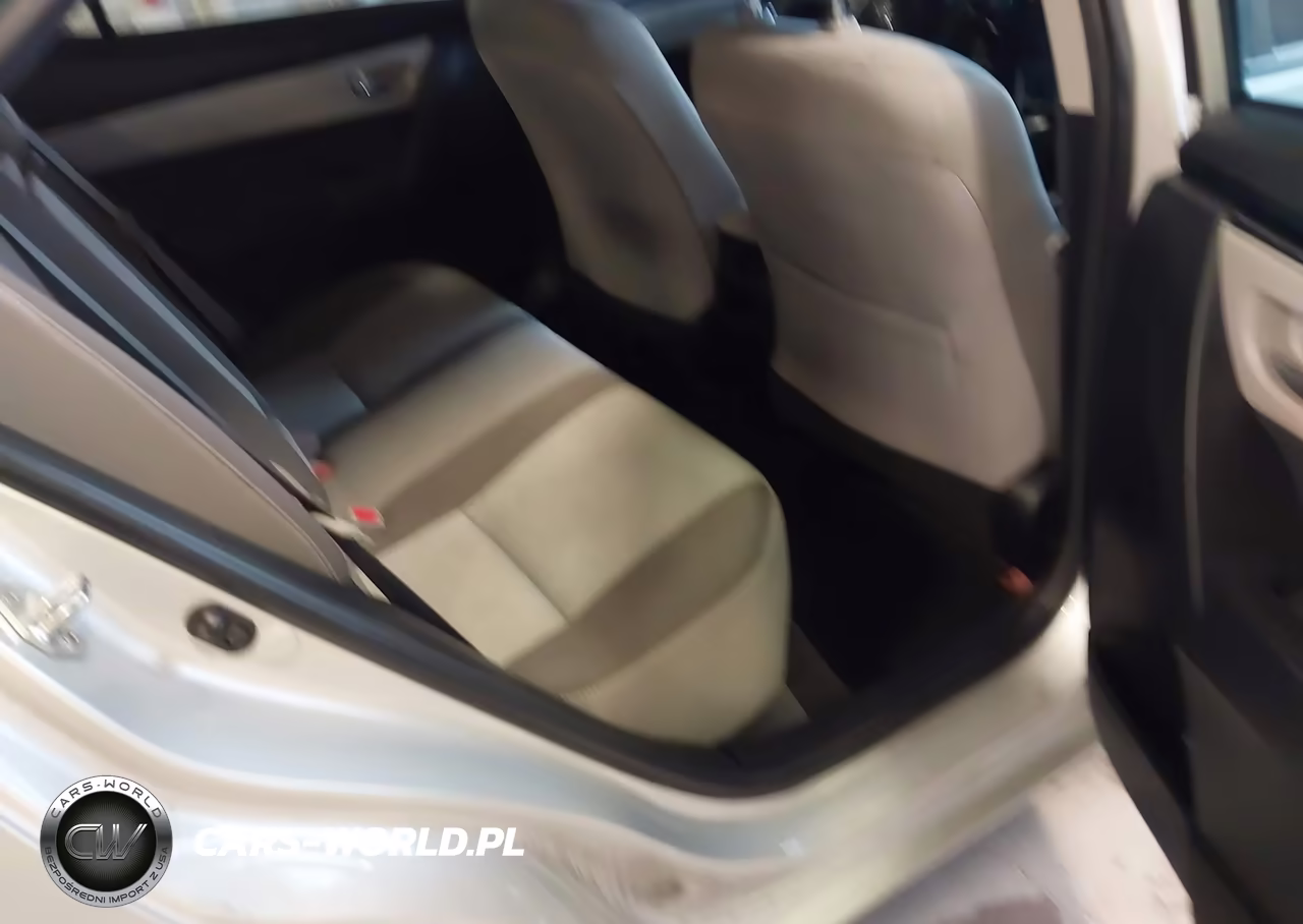 2018 Toyota Corolla Le VIN:5YFBURHEXJP825732 - 8