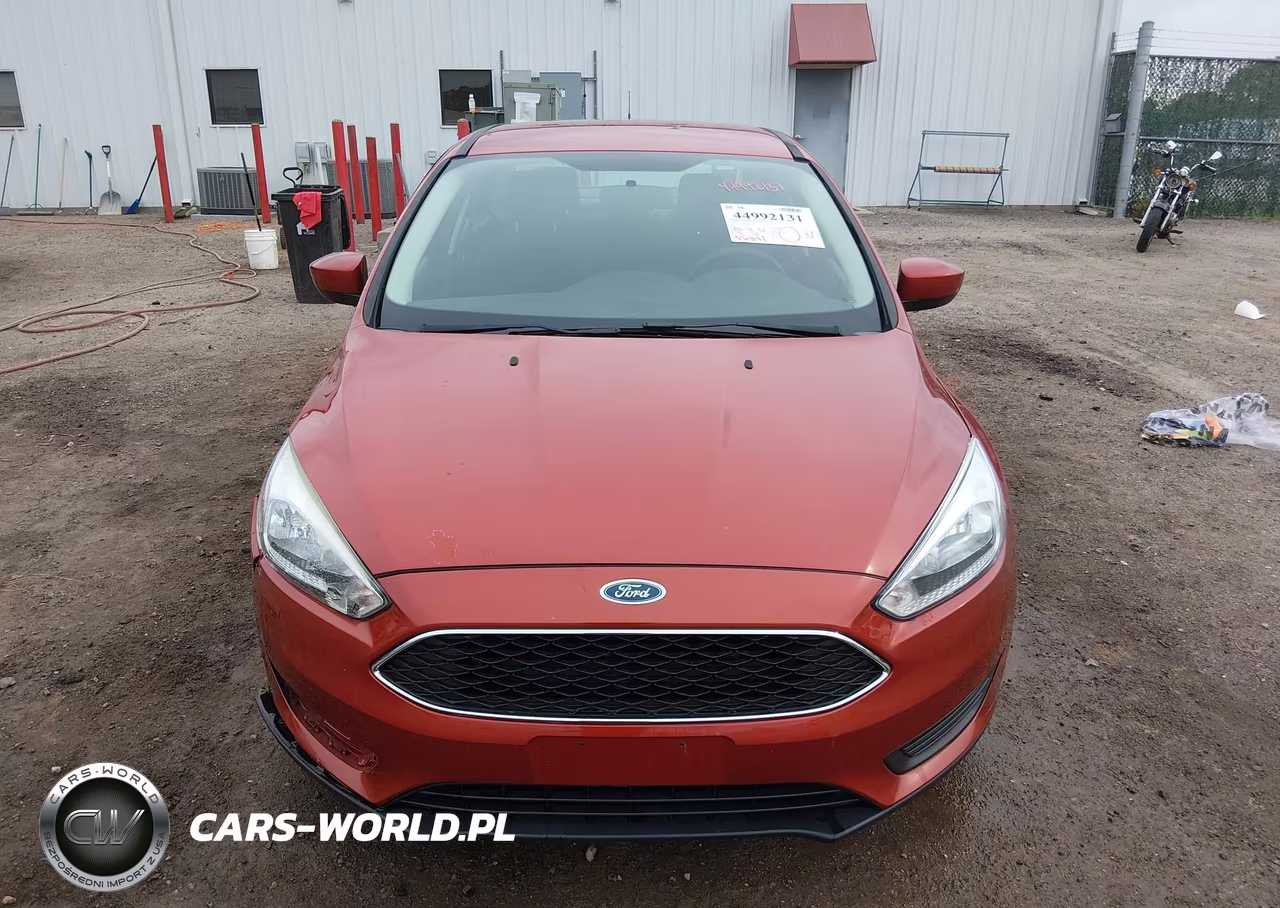 2018 Ford Focus Se VIN:1FADP3FE3JL269908 - 12