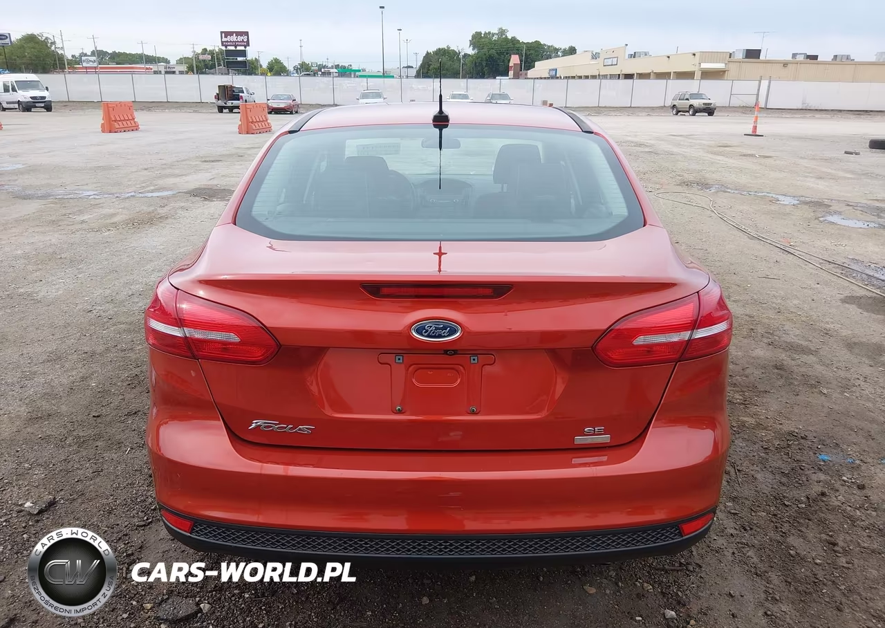 2018 Ford Focus Se VIN:1FADP3FE3JL269908 - 16