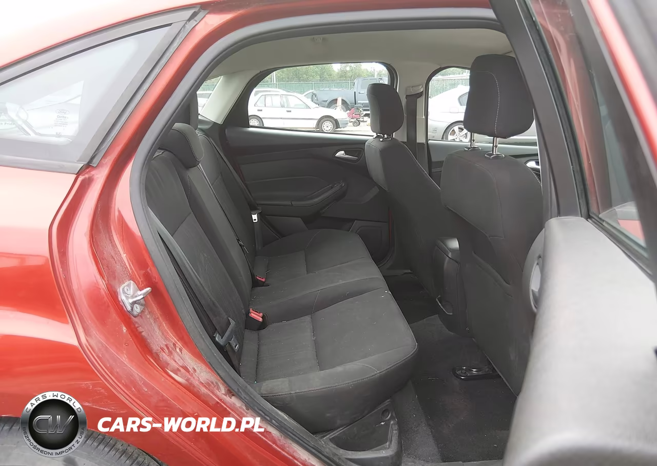 2018 Ford Focus Se VIN:1FADP3FE3JL269908 - 8