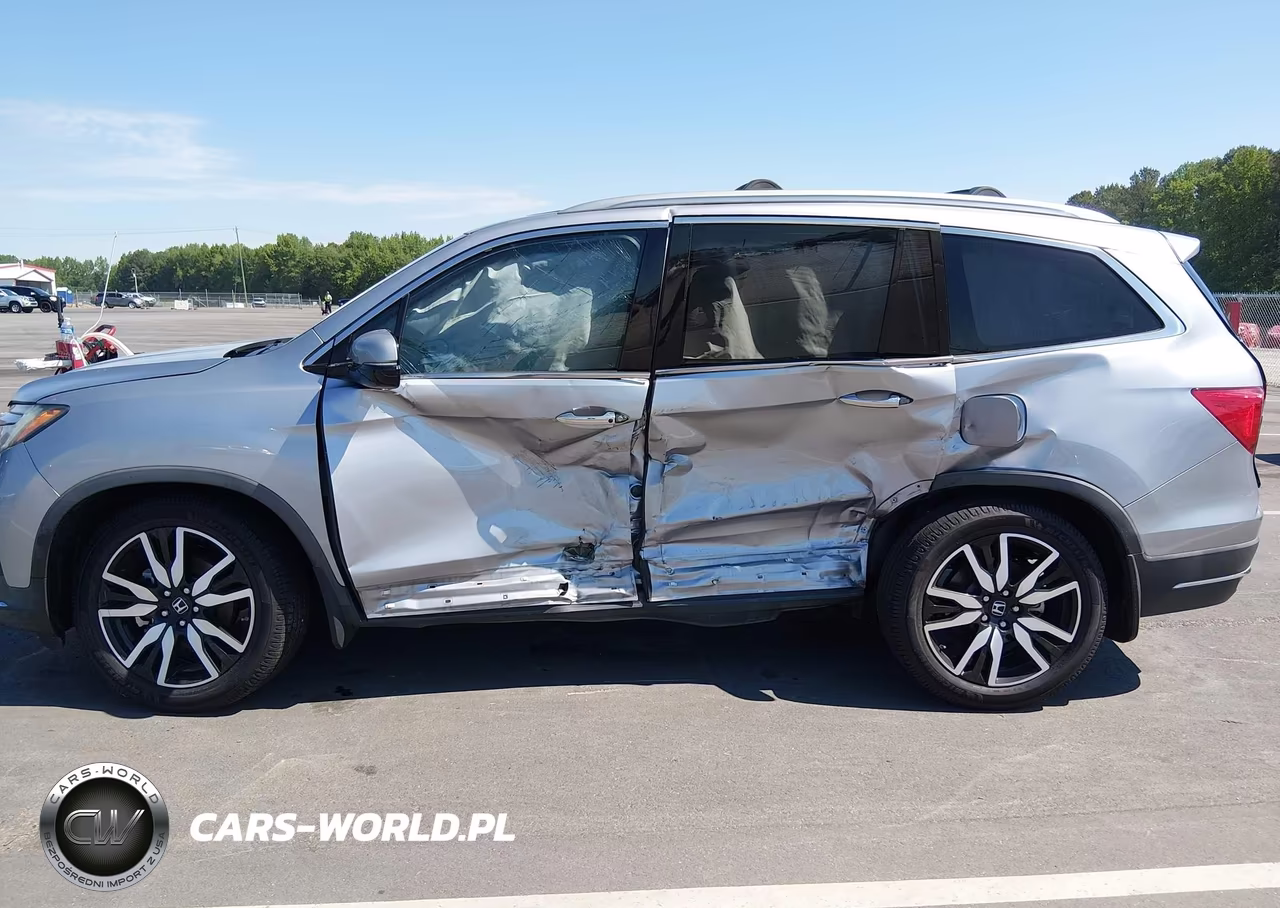 2019 Honda Pilot Touring VIN:5FNYF5H66KB023097 - 14