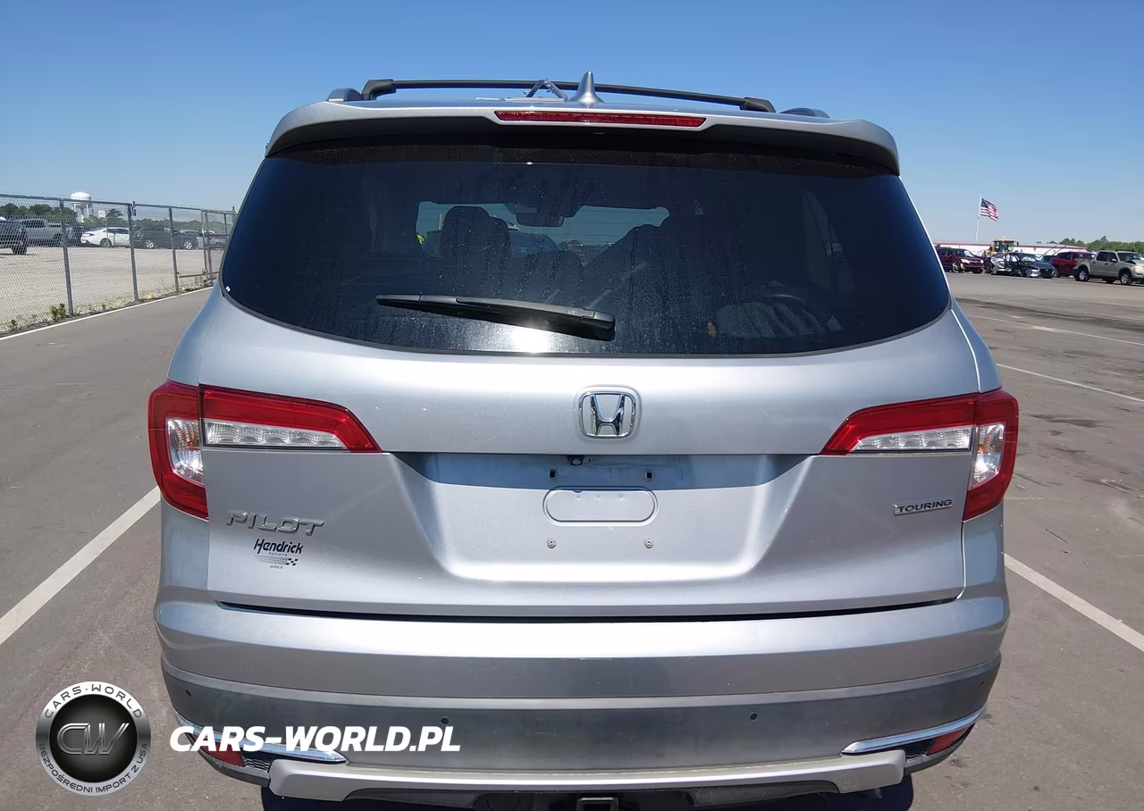 2019 Honda Pilot Touring VIN:5FNYF5H66KB023097 - 16
