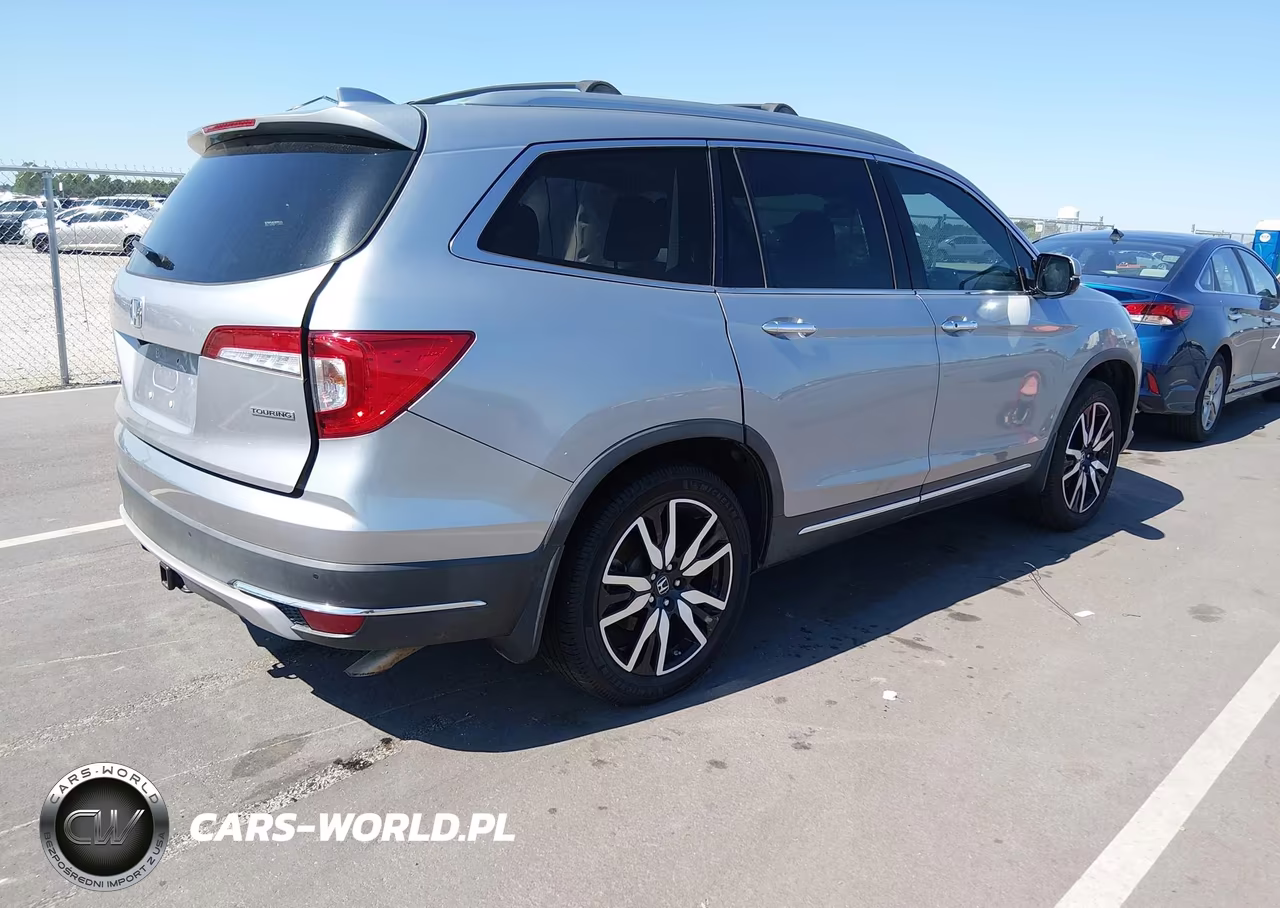 2019 Honda Pilot Touring VIN:5FNYF5H66KB023097 - 4