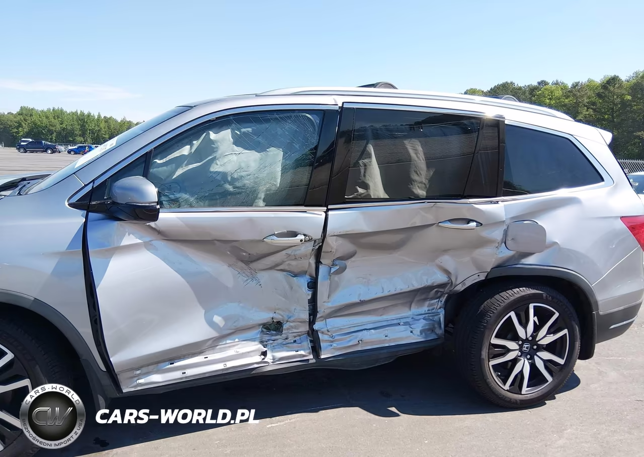 2019 Honda Pilot Touring VIN:5FNYF5H66KB023097 - 6