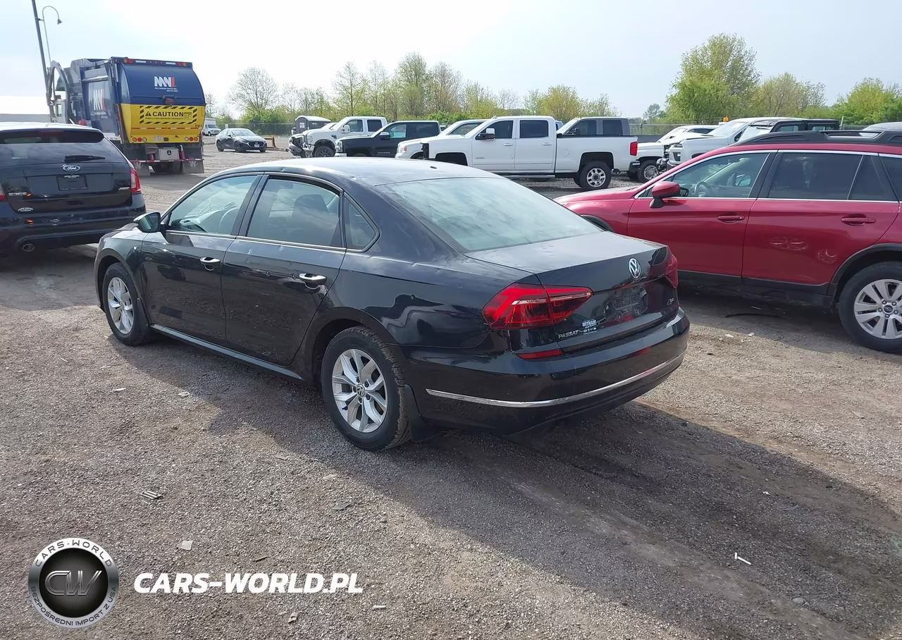 2018 Volkswagen Passat 2.0T R-Line-2.0T S VIN:1VWAA7A38JC022134 - 3