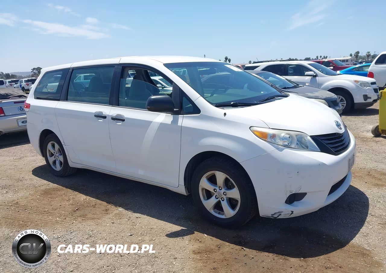 2012 Toyota Sienna Base 7 Passenger