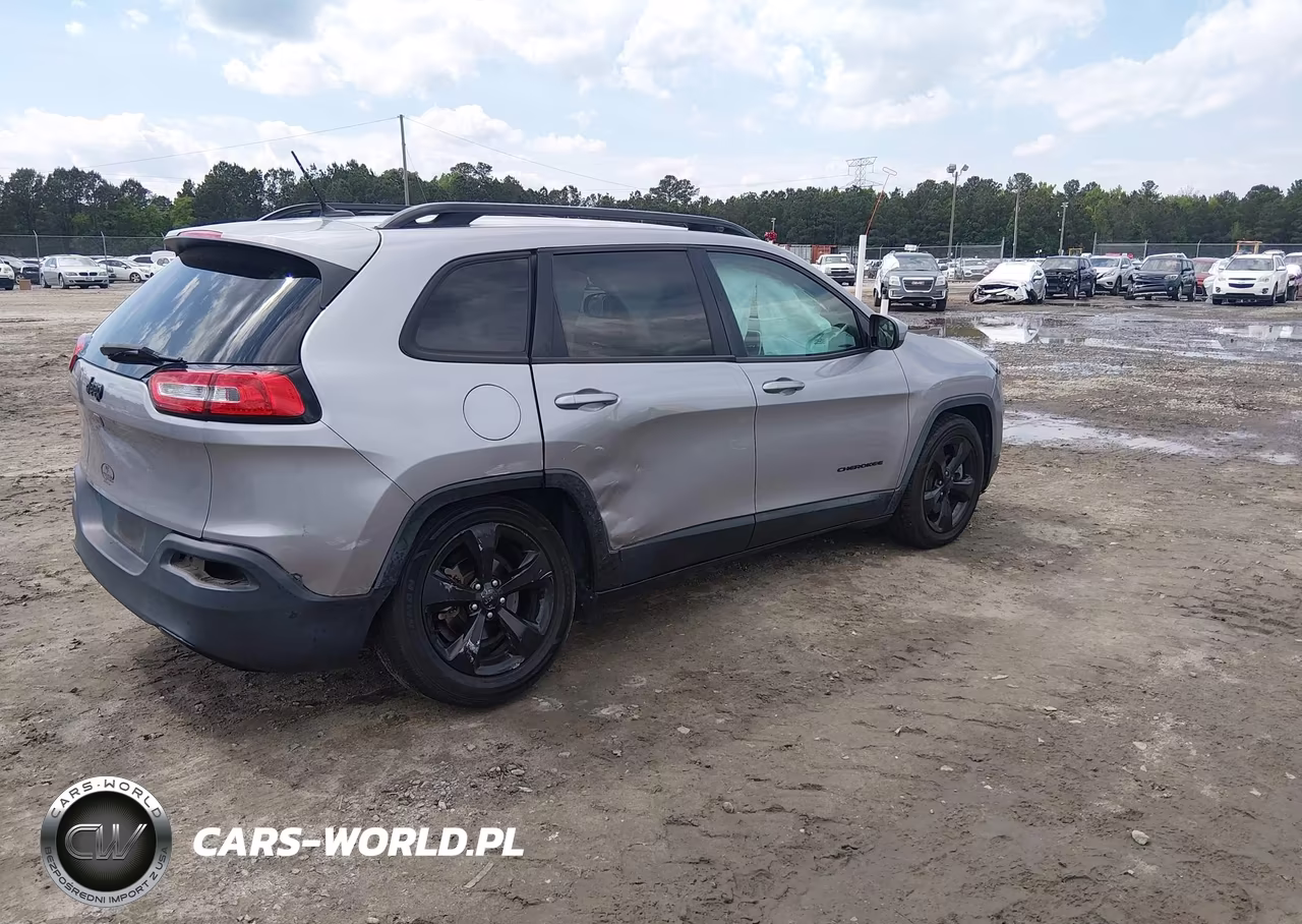 2018 Jeep Cherokee Latitude Fwd VIN:1C4PJLCB8JD620261 - 4