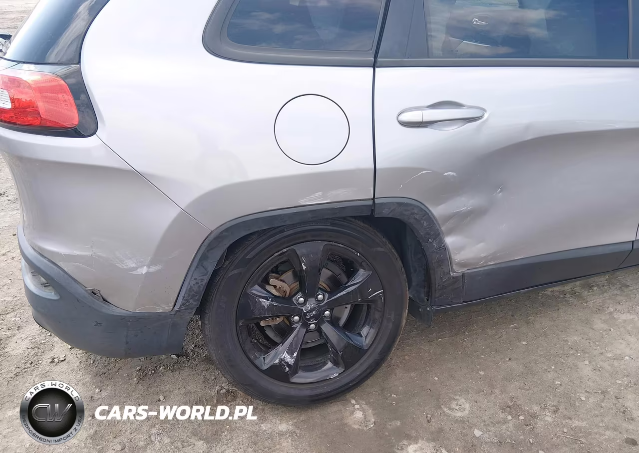2018 Jeep Cherokee Latitude Fwd VIN:1C4PJLCB8JD620261 - 6