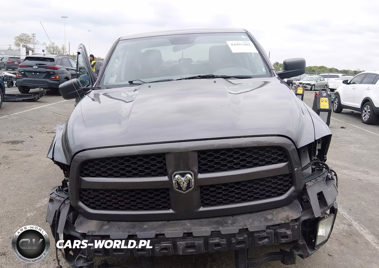 2018 Ram 1500 Express 4X4 6'4 Box VIN:1C6RR7FGXJS348573 - 12