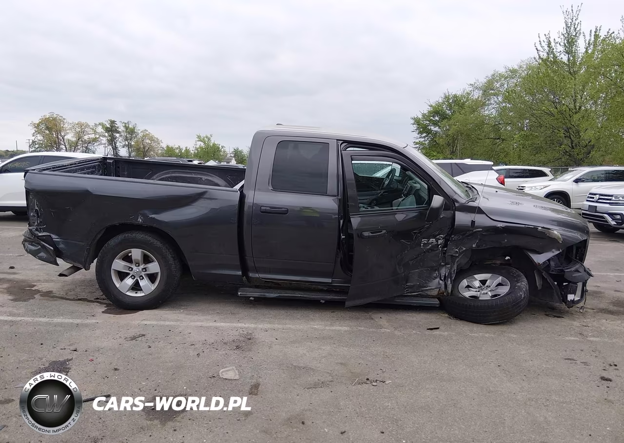 2018 Ram 1500 Express 4X4 6'4 Box VIN:1C6RR7FGXJS348573 - 13