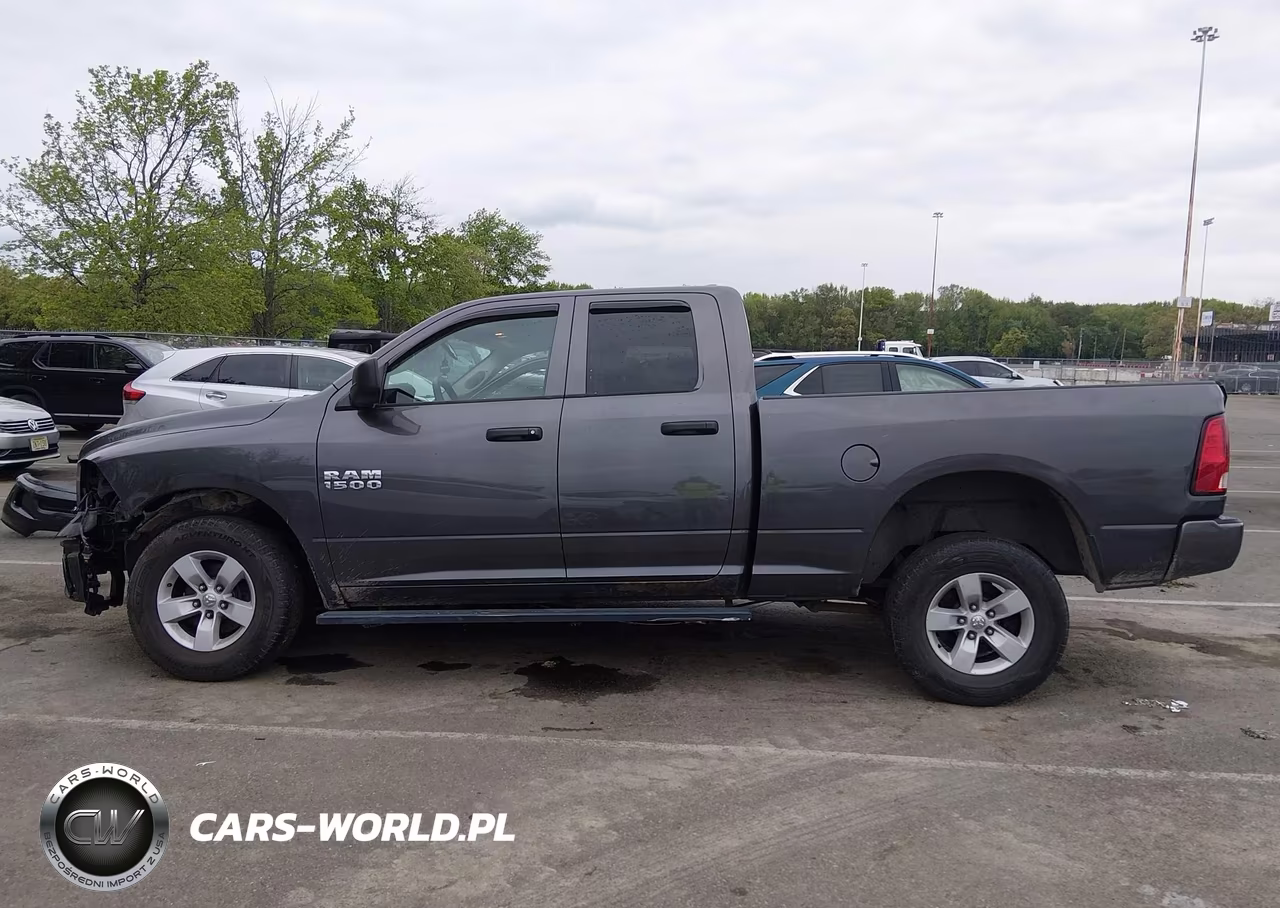 2018 Ram 1500 Express 4X4 6'4 Box VIN:1C6RR7FGXJS348573 - 14