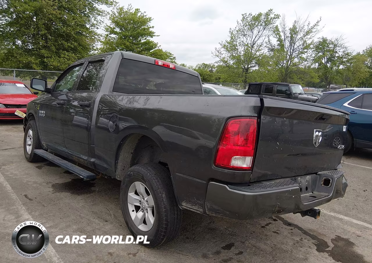 2018 Ram 1500 Express 4X4 6'4 Box VIN:1C6RR7FGXJS348573 - 3