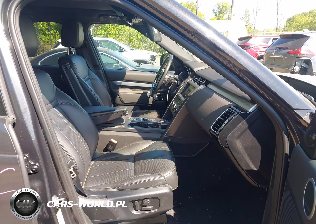 2020 Land Rover Discovery Landmark Edition VIN:SALRU2RV1L2420728 - 5