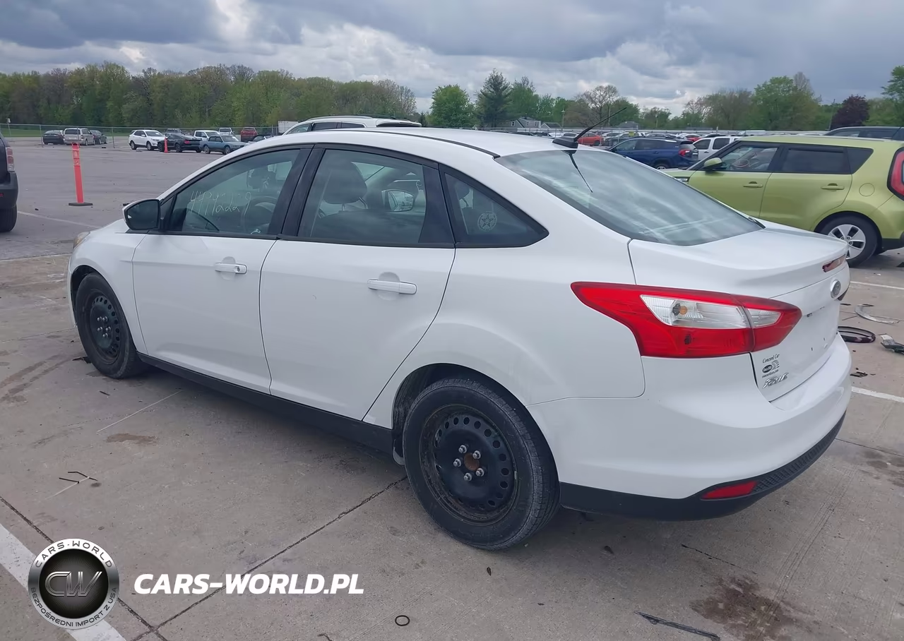 2012 Ford Focus Se VIN:1FAHP3F29CL207679 - 3