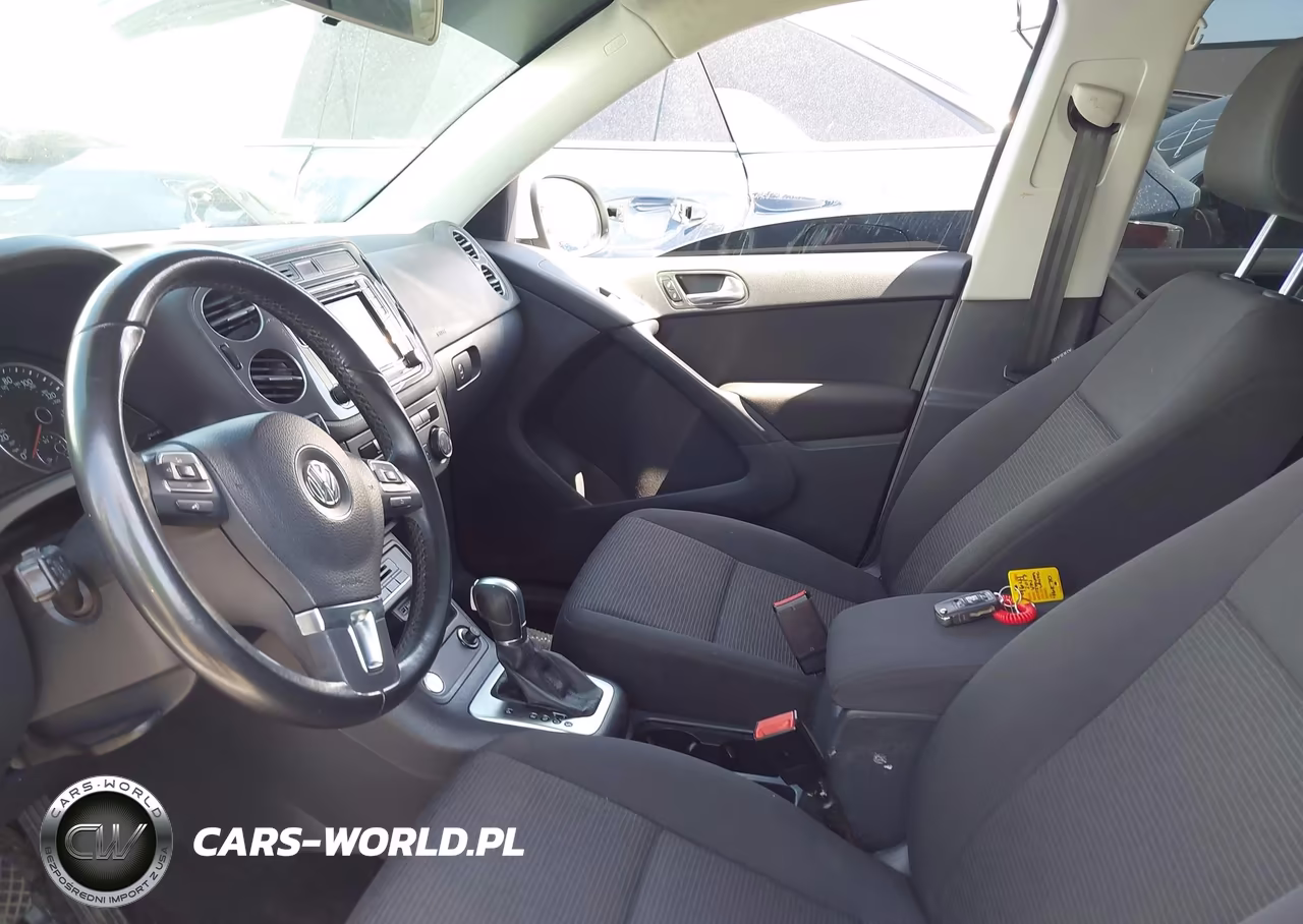 2017 Volkswagen Tiguan 2.0T-2.0T S VIN:WVGAV7AX9HK046870 - 12