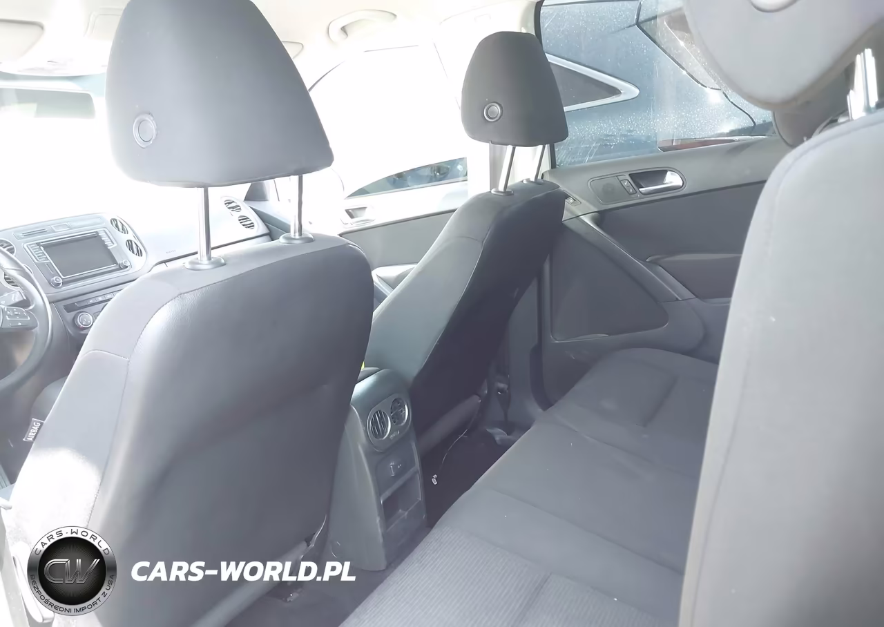 2017 Volkswagen Tiguan 2.0T-2.0T S VIN:WVGAV7AX9HK046870 - 13