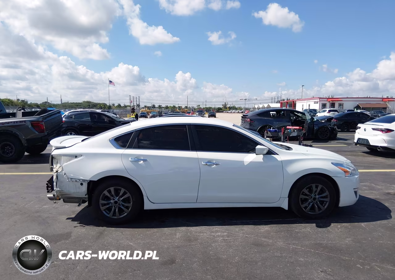 2015 Nissan Altima 2.5 S VIN:1N4AL3AP6FC476825 - 14