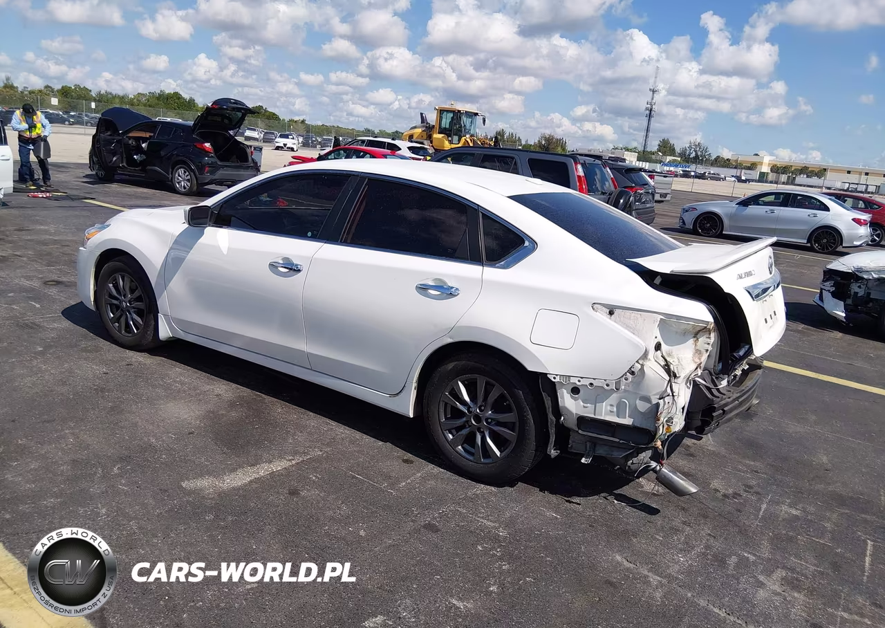 2015 Nissan Altima 2.5 S VIN:1N4AL3AP6FC476825 - 3
