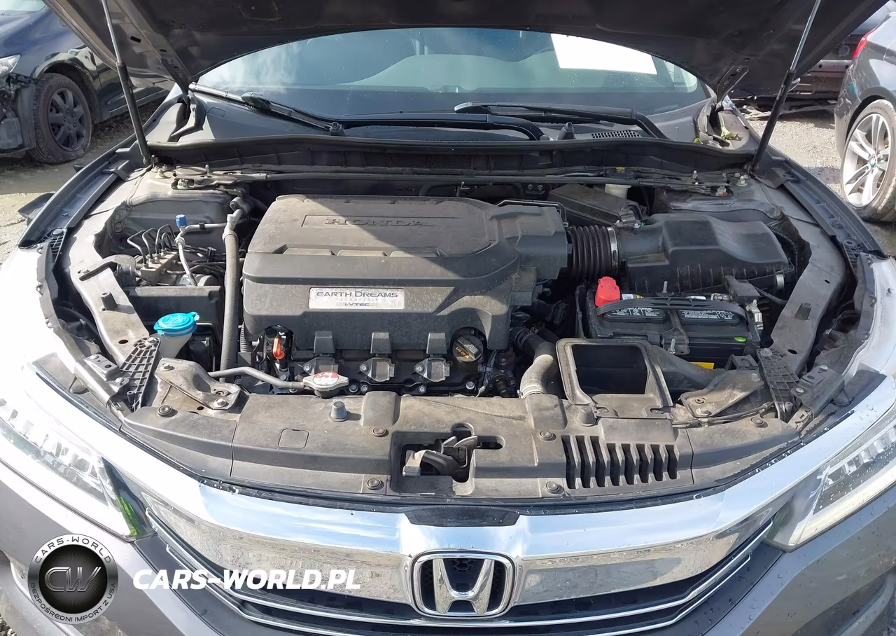 2016 Honda Accord Touring VIN:1HGCR3F93GA012370 - 10