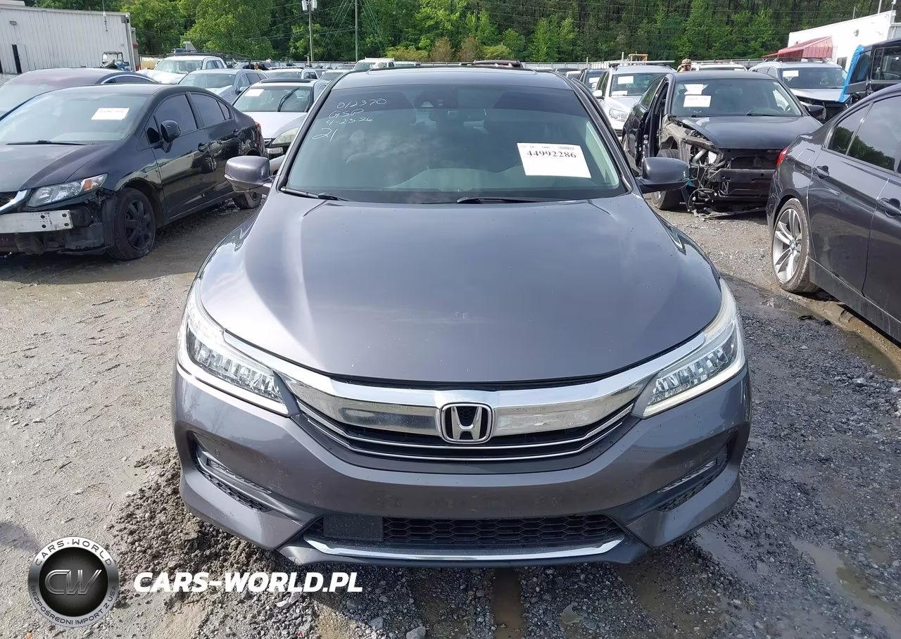 2016 Honda Accord Touring VIN:1HGCR3F93GA012370 - 12