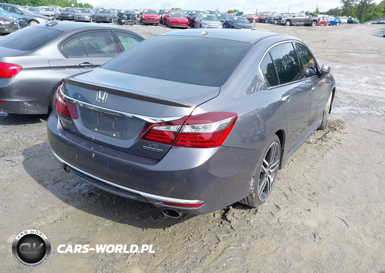 2016 Honda Accord Touring VIN:1HGCR3F93GA012370 - 4