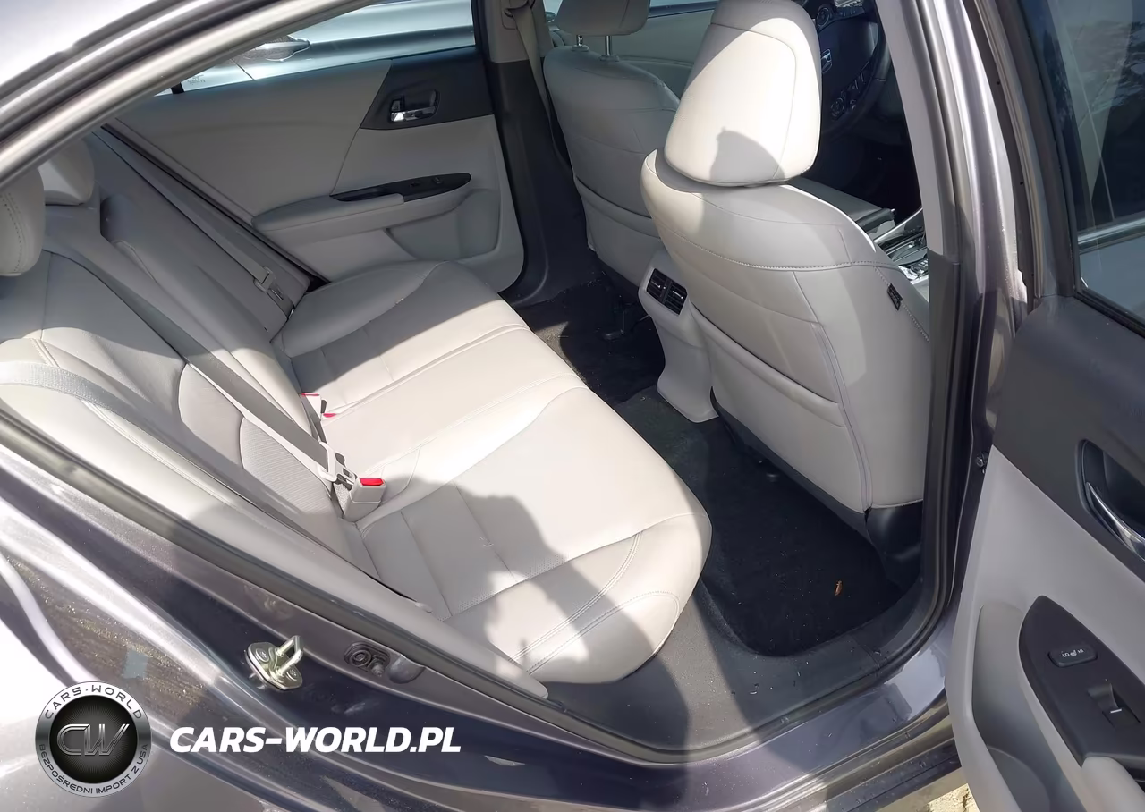 2016 Honda Accord Touring VIN:1HGCR3F93GA012370 - 8