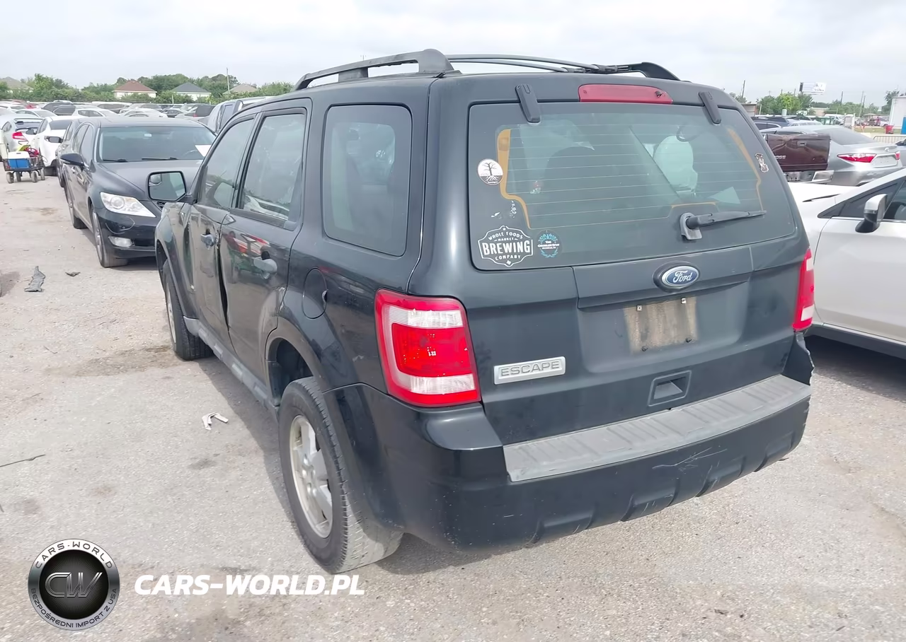 2010 Ford Escape Xls VIN:1FMCU0C74AKB93524 - 3