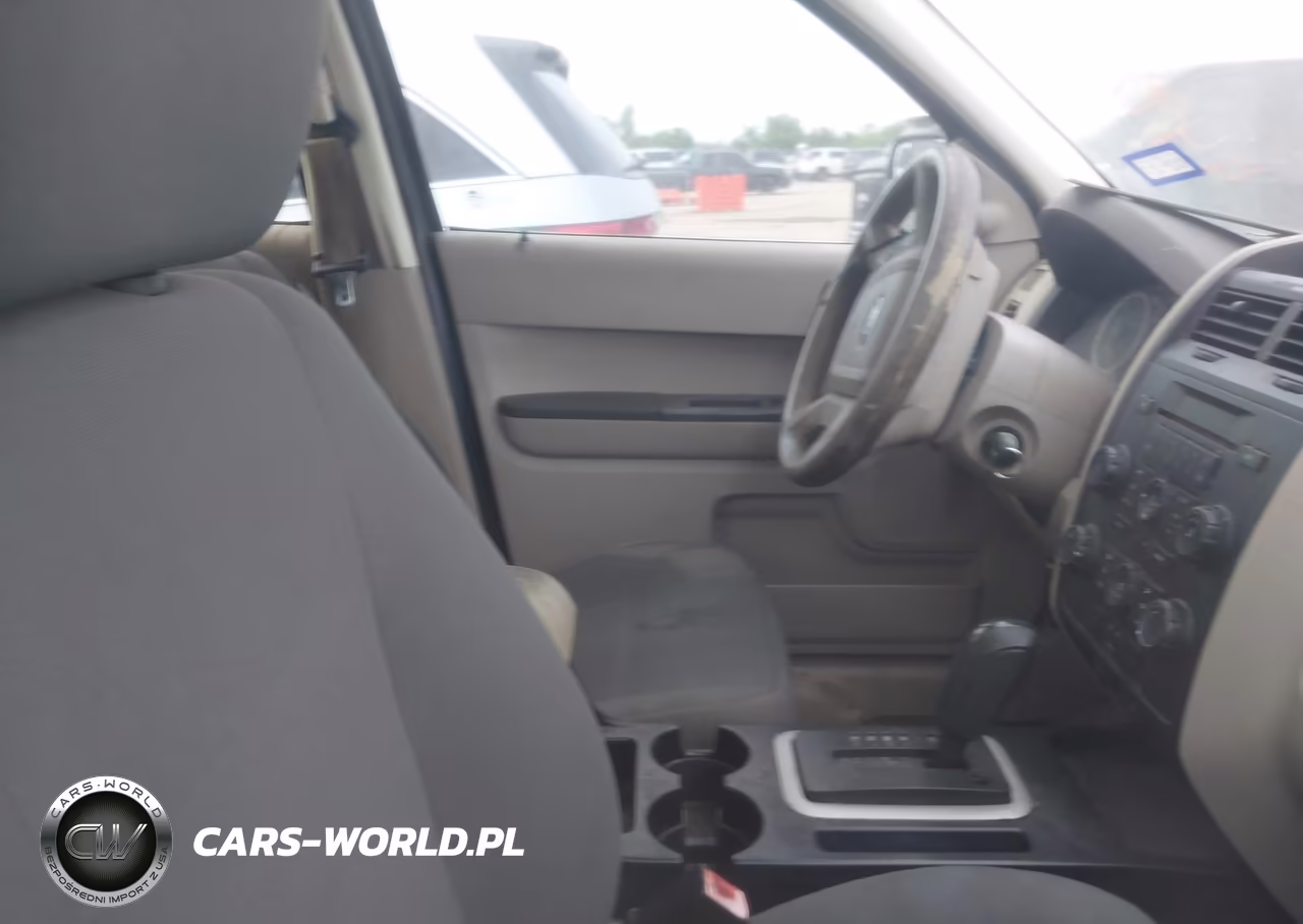 2010 Ford Escape Xls VIN:1FMCU0C74AKB93524 - 5