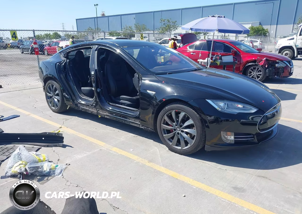 2015 Tesla Model S 85D-P85D