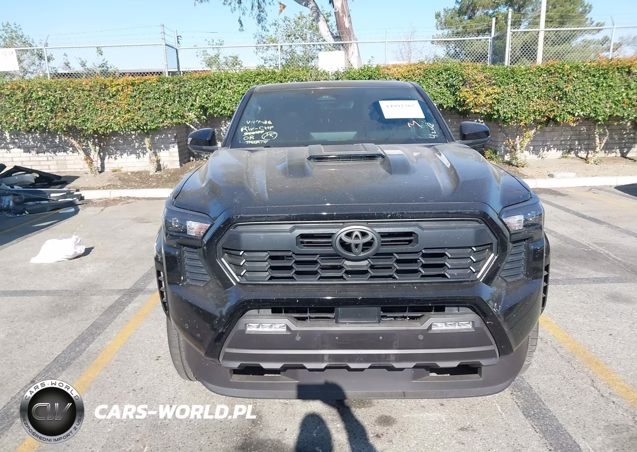2025 Toyota Tacoma Trd Sport VIN:3TMLB5JN7SM135118 - 12