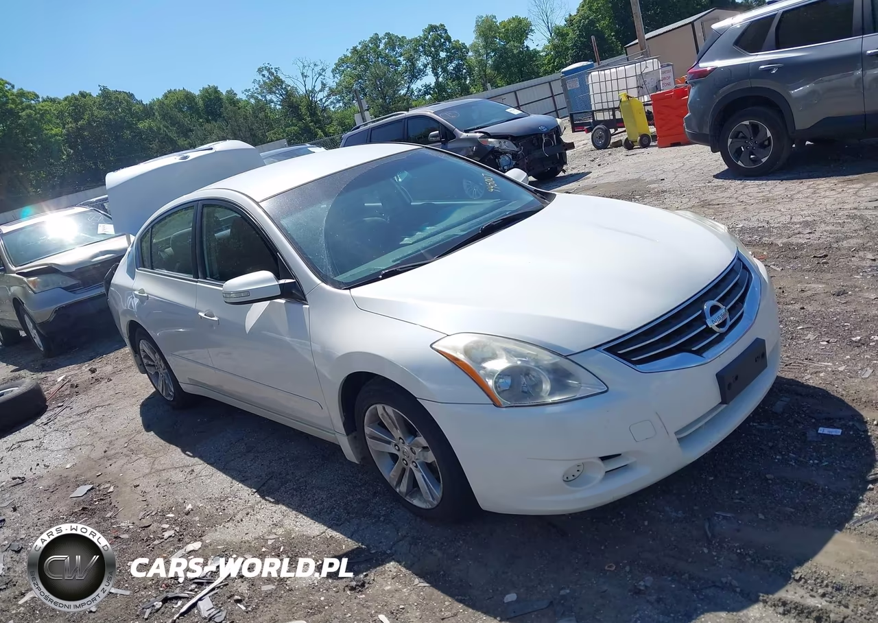 2010 Nissan Altima 3.5 Sr – zdjęcie 1 z 16