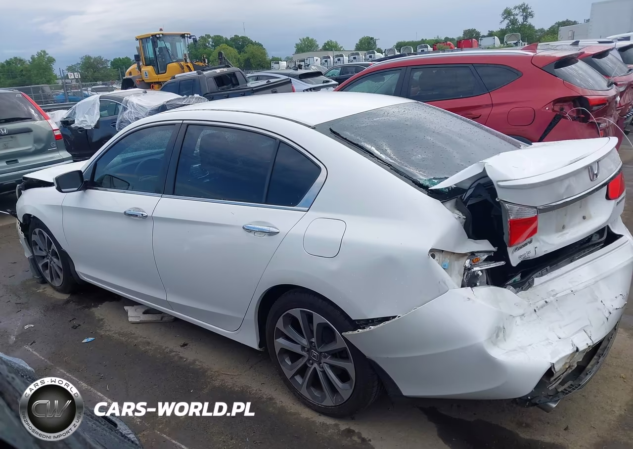 2015 Honda Accord Sport VIN:1HGCR2F52FA058228 - 15
