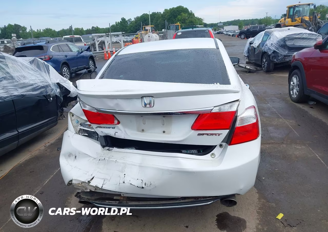2015 Honda Accord Sport VIN:1HGCR2F52FA058228 - 17
