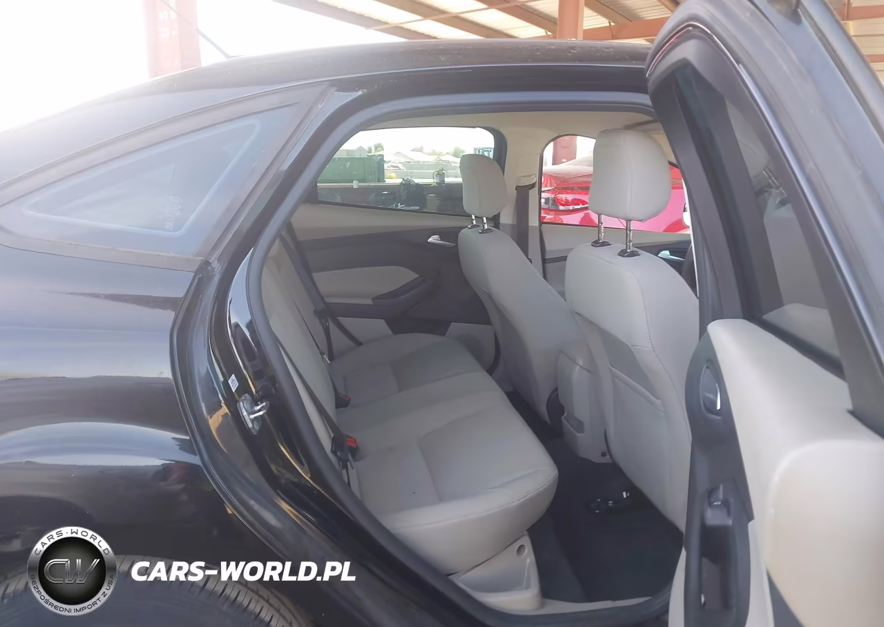 2018 Ford Focus Se VIN:1FADP3F24JL205365 - 8