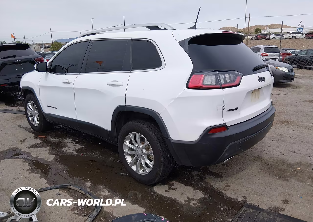2019 Jeep Cherokee Latitude 4X4 VIN:1C4PJMCX2KD309640 - 3