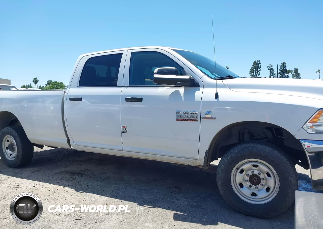2018 Ram 3500 Tradesman 4X4 8' Box VIN:3C63R3GL7JG392502 - 13