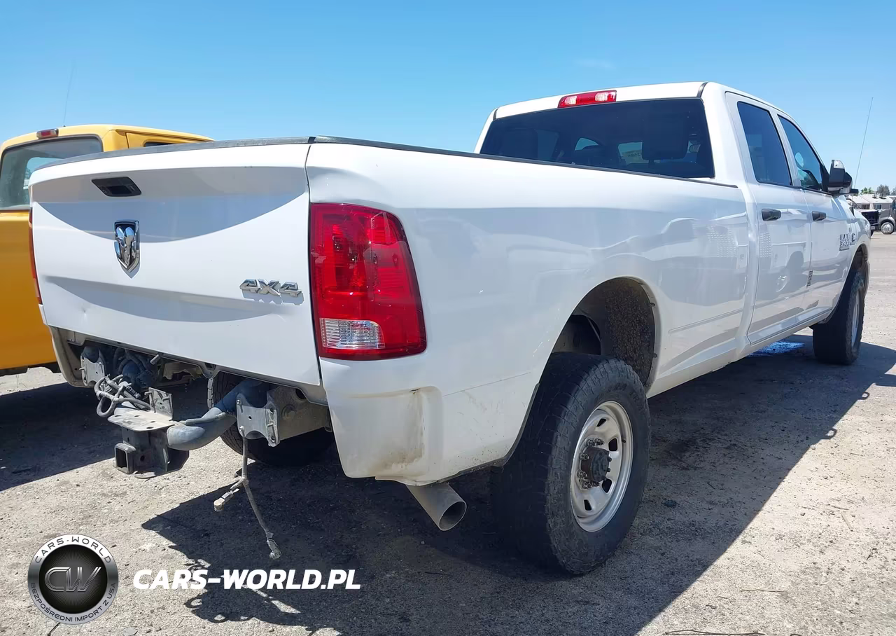 2018 Ram 3500 Tradesman 4X4 8' Box VIN:3C63R3GL7JG392502 - 4