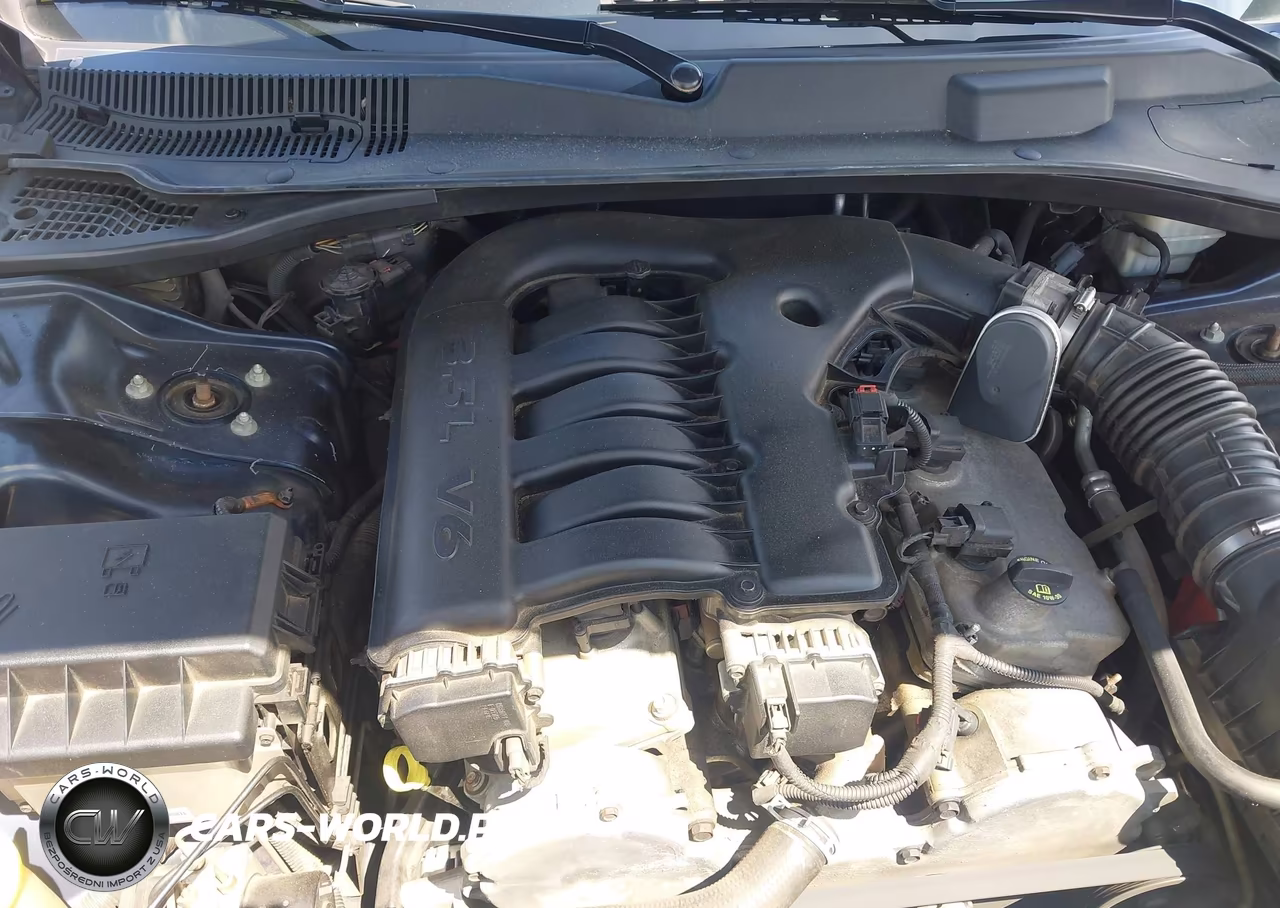 2005 Chrysler 300 Touring VIN:2C3AA53G35H566975 - 10