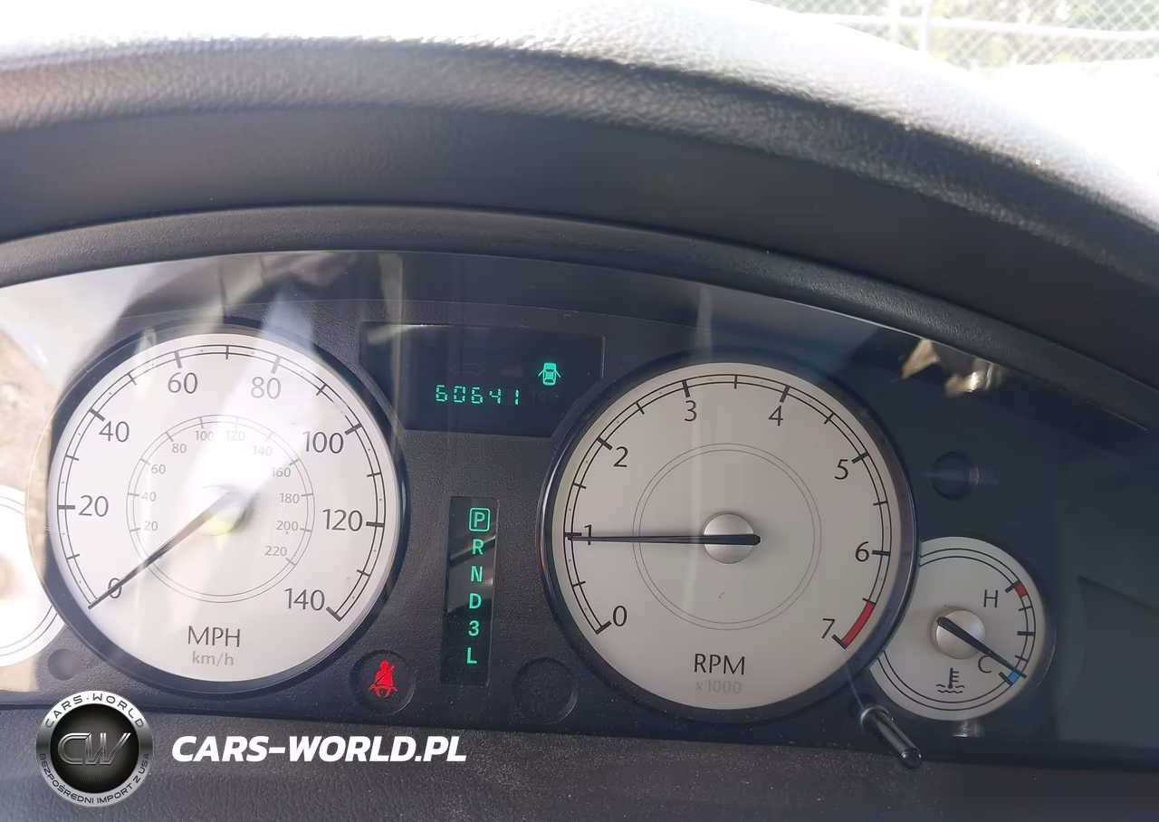 2005 Chrysler 300 Touring VIN:2C3AA53G35H566975 - 7