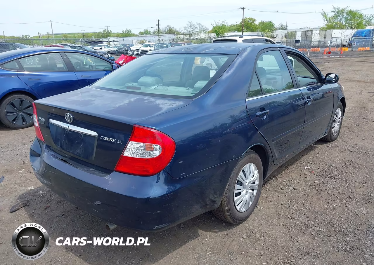2004 Toyota Camry Le VIN:4T1BE32K24U321686 - 4