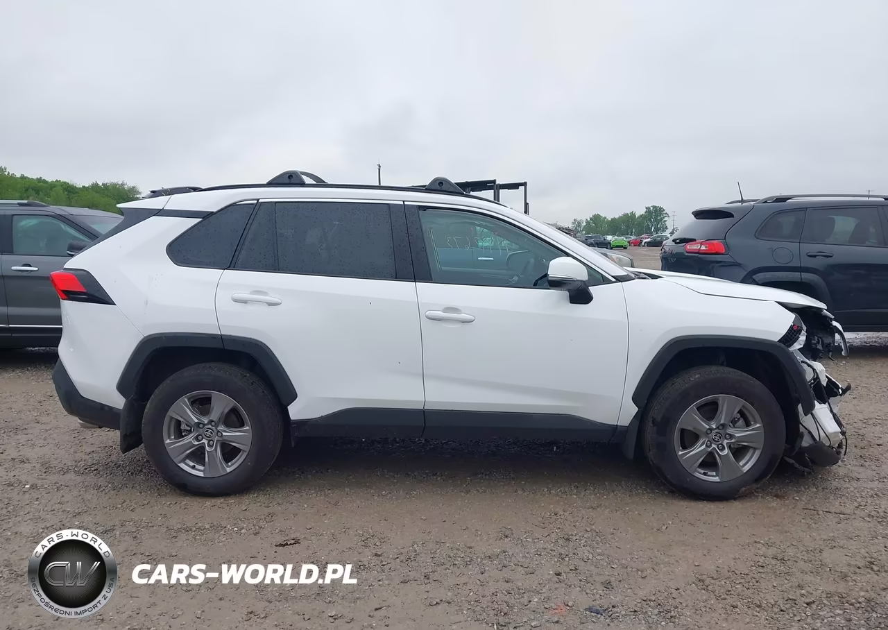 2025 Toyota Rav4 Xle VIN:2T3P1RFV4SW632369 - 14