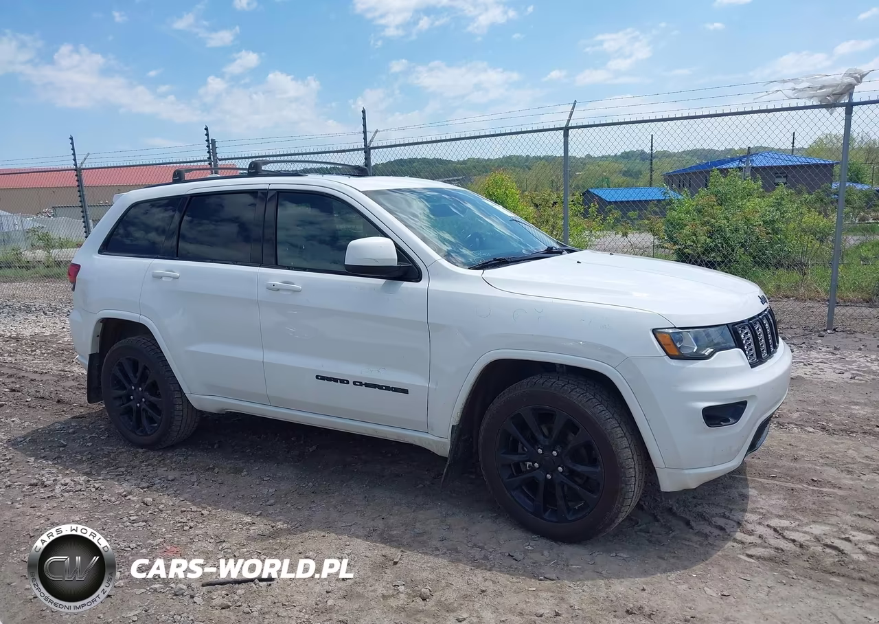 2017 Jeep Grand Cherokee Altitude 4X4 VIN:1C4RJFAG5HC700349 - 13