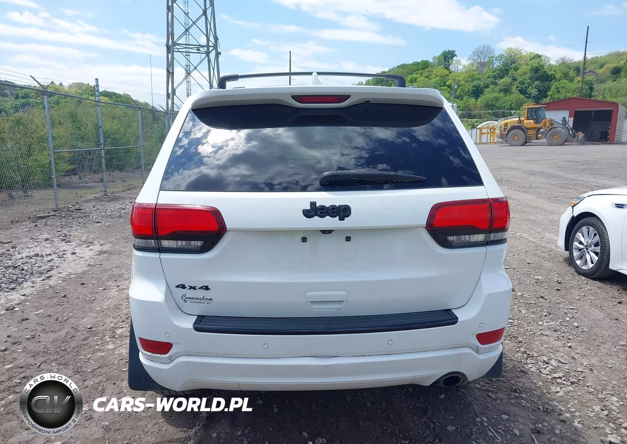 2017 Jeep Grand Cherokee Altitude 4X4 VIN:1C4RJFAG5HC700349 - 16