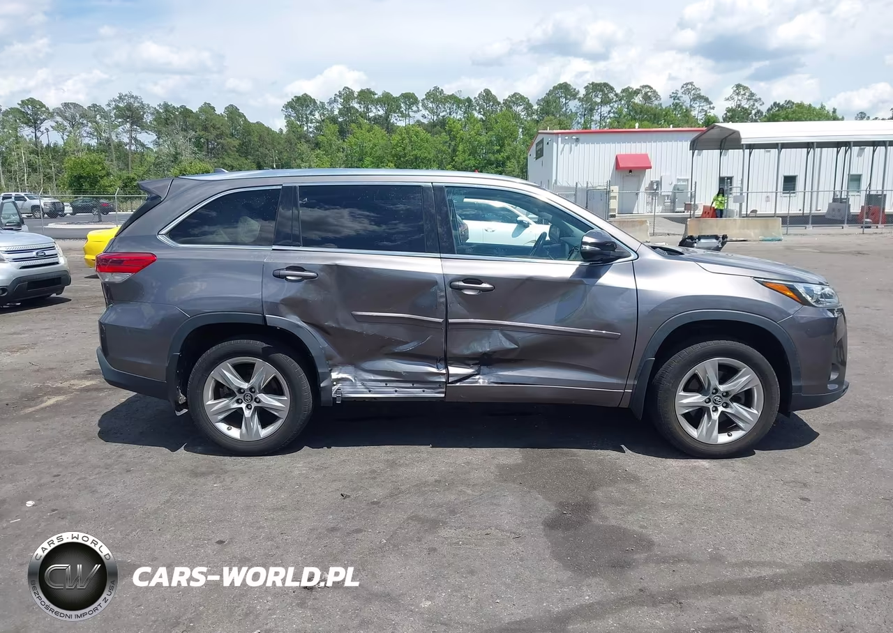 2018 Toyota Highlander Limited VIN:5TDDZRFH4JS911813 - 13