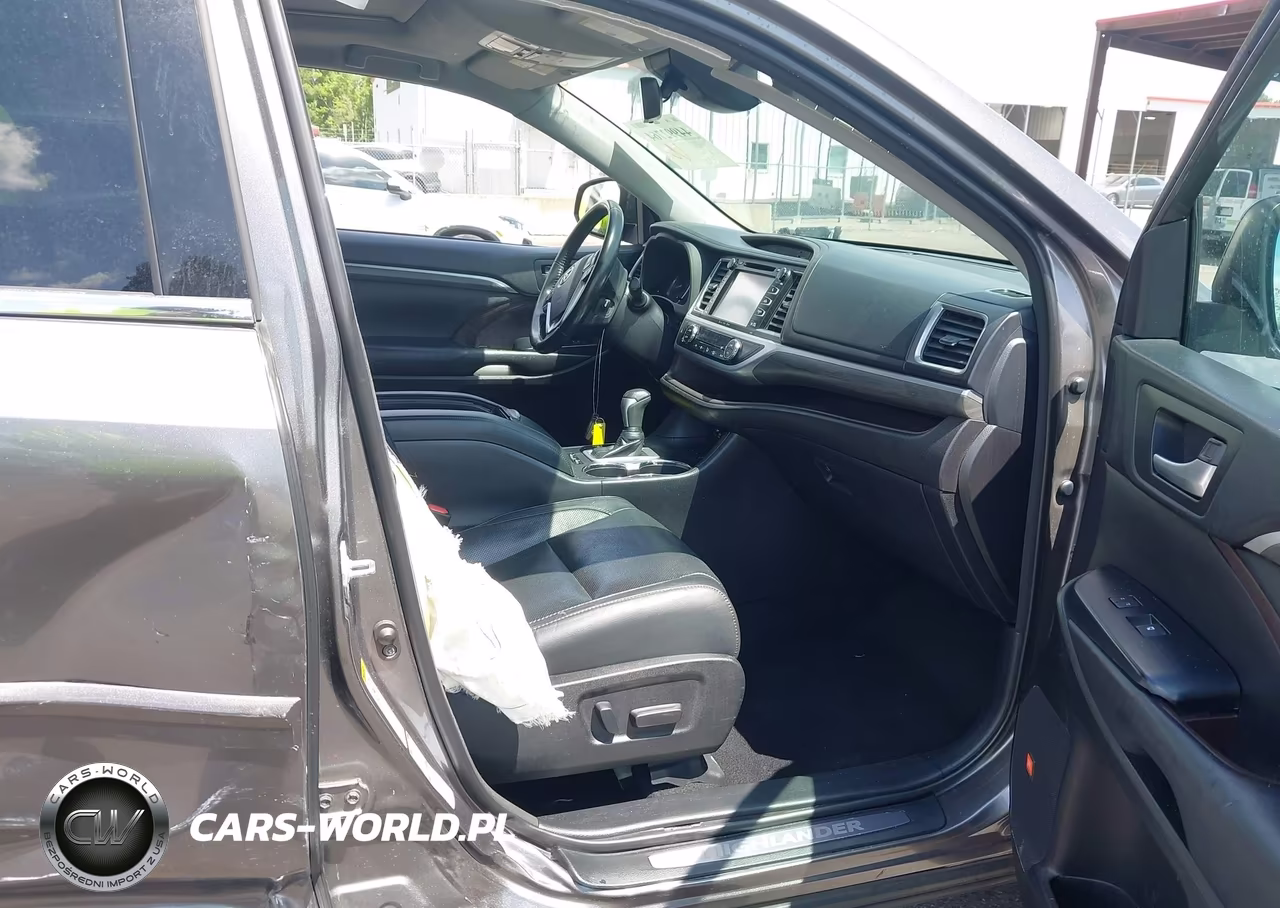 2018 Toyota Highlander Limited VIN:5TDDZRFH4JS911813 - 5