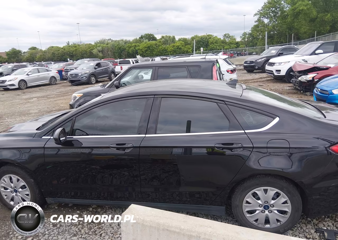 2020 Ford Fusion S VIN:3FA6P0G7XLR260408 - 15