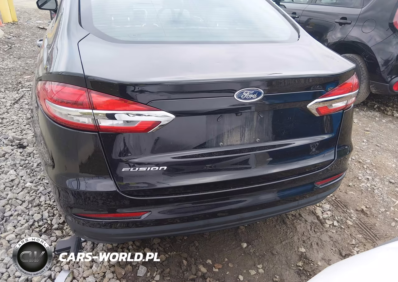 2020 Ford Fusion S VIN:3FA6P0G7XLR260408 - 17